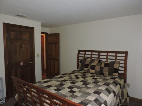 30 Jones Rd, Sutton MA 01590-2705 exterior