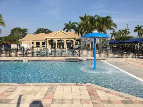 1725 Jamesport Dr, Fort Pierce FL 34953-4355 exterior