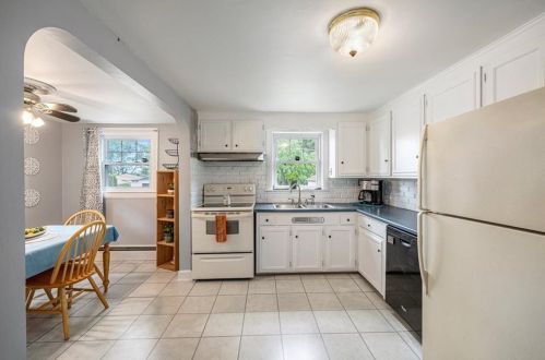 268 Morin St, Woonsocket RI  02895-2333 exterior