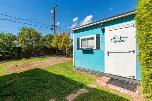 833 Willow Dr, Brea CA 92821-5052 exterior