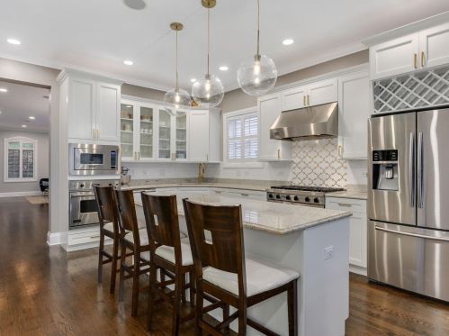 4147 Damen Ave, Chicago IL 60618-3045 exterior