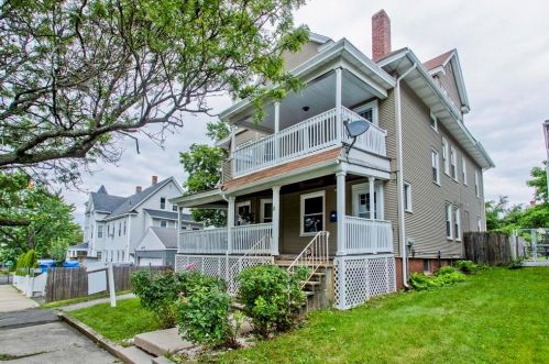 11 Chase Ave, Springfield MA  01108-1601 exterior