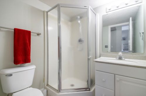 5504 Heathwood, Grand Rapids MI 49508 exterior