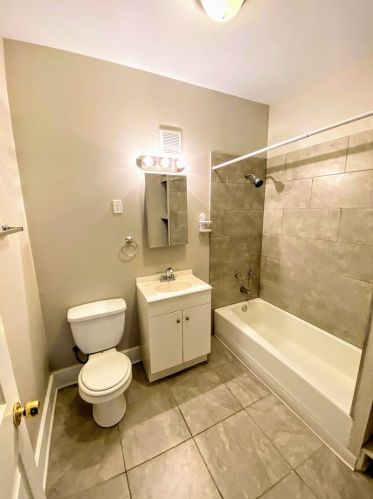 1751 Cullerton St, Chicago IL 60608-2767 exterior