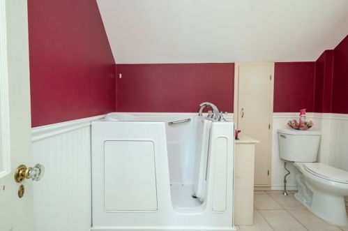 6 Davis Way, Worcester MA 01604-1314 exterior