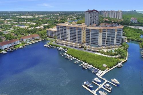 400 Flagship Dr, Naples FL 34108-2332 exterior