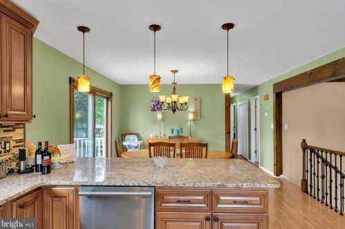 85 Colleen Cir, Trenton NJ 08638-1724 exterior