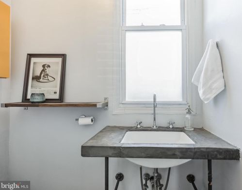 927 Mckean St, Philadelphia PA  19148-2326 exterior