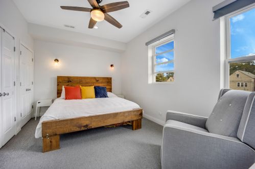 2823 Ridgeway Ave, Chicago IL 60625-6006 exterior