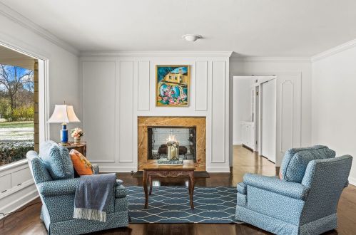 7705 Lake Dr, Milwaukee WI  53217-2910 exterior