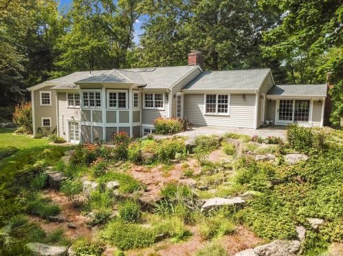 62 Greenwich Rd, Armonk NY 10504-2314 exterior