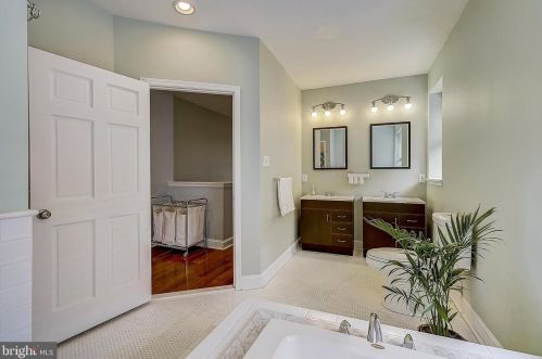 4721 Hazel Ave, Philadelphia PA 19143-2023 exterior