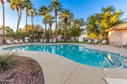 2852 Dunbar Dr, Phoenix AZ  85042-6074 exterior