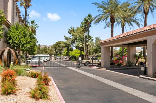 5104 32nd St, Phoenix AZ  85018-1473 exterior