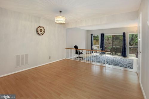 316 New Mark Esplanade, Rockville MD 20850-2750 exterior