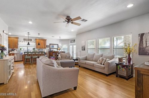 8818 12 St, Phoenix AZ 85086-7450 exterior