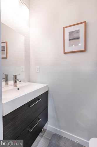 1405 8th St, Philadelphia PA 19122-3501 exterior