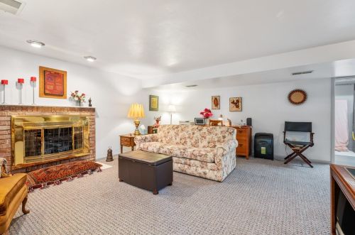 681 Carnival Dr, Pittsburgh PA 15239-2628 exterior