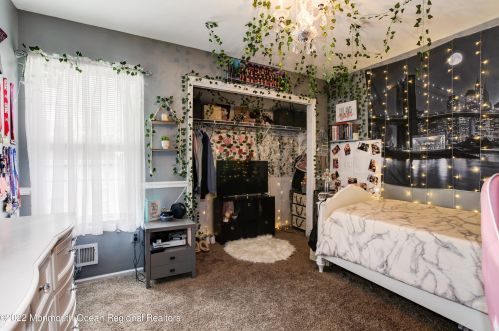 200 Kentucky Way, East Freehold NJ 07728-4656 exterior