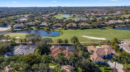 6357 Highcroft Dr, Naples FL 34119-8445 exterior