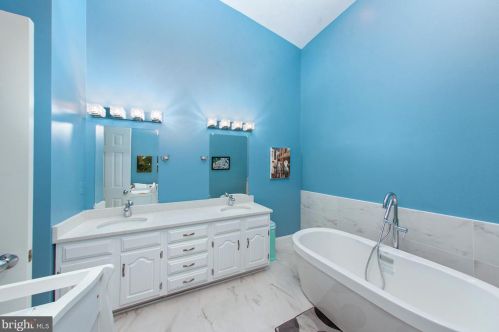 3604 Reservoir Rd, Washington DC  20007-2338 exterior