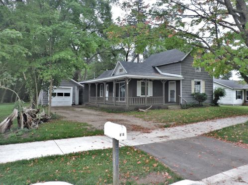 818 Mechanic St, Big Rapids, MI 49307-1238