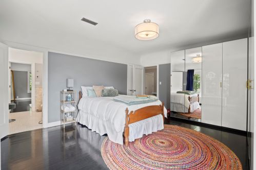 2723 Edgewood Ave, Milwaukee WI  53211-2913 exterior