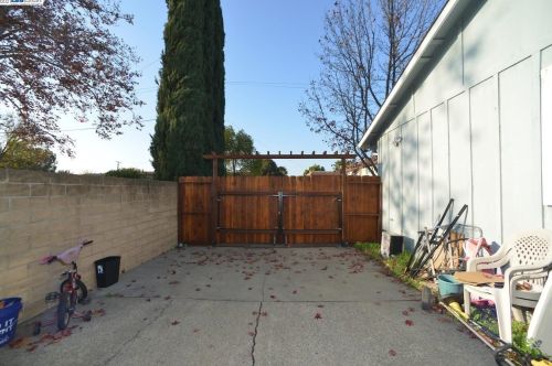1905 Clayton Way, Concord CA 94519-1786 exterior
