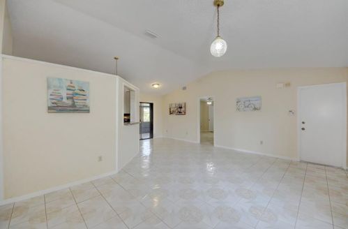 509 Floresta Dr, Fort Pierce FL  34983-8613 exterior