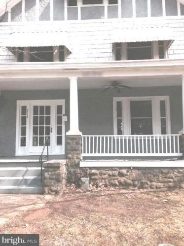 2713 Wisconsin Ave, Washington DC  20007-4604 exterior