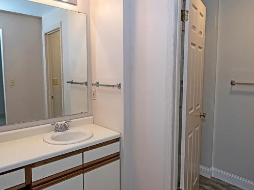 651 Newport Dr, Pittsburgh PA  15235-3226 exterior