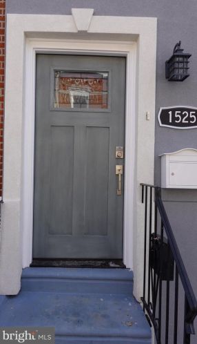 1525 Hicks St, Philadelphia PA  19146-4820 exterior