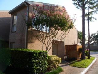 2068 Augusta Dr, Houston TX  77057-3751 exterior