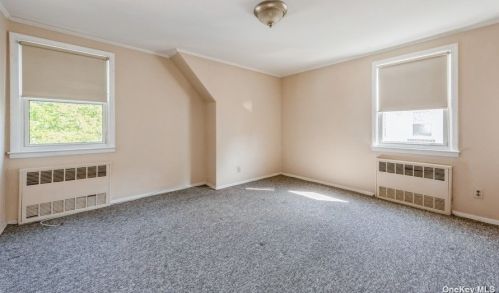 5 7 St, Valley Stream NY 11581-1255 exterior