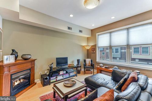 1023 19 St, Philadelphia PA 19146-2938 exterior