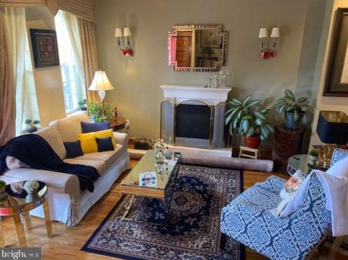 4525 9th St, Washington, DC 20011-7107