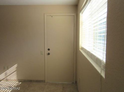 821 Paseo Del Prado, Green Valley AZ 85614-1974 exterior