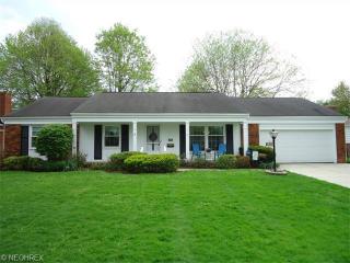 5242 Chickadee Ln, Cleveland, OH 44124-2731