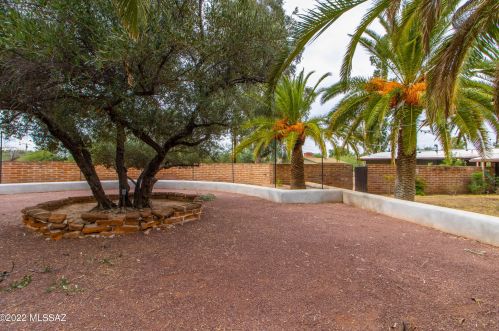 3380 Arroyo Chico, Tucson AZ  85716-5813 exterior