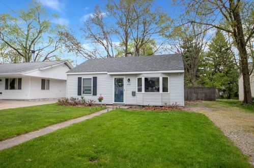 606 Pleasant Ave, Kalamazoo, MI 49008-3253