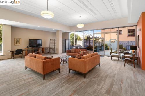 2550 Dana St, Berkeley CA 94704-2815 exterior