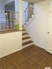 903 Park Ln, Valley Stream NY  11581-2739 exterior