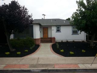 2190 Gill Dr, Concord CA  94520-2238 exterior