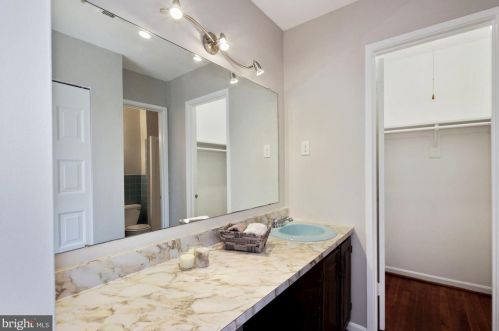 10943 Deborah Dr, Rockville MD 20854-2724 exterior