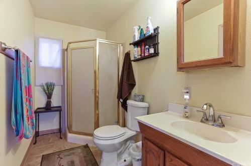 990 Julian St, Turlock CA 95380-3810 exterior