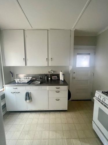 67 Rochambeau Ave, Providence, RI 02906-1909