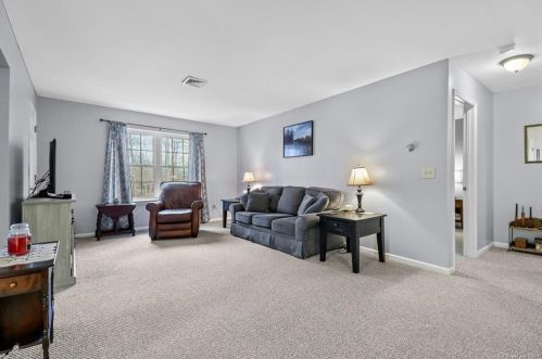 53 Jimal Dr, Middletown NY 10940-3648 exterior