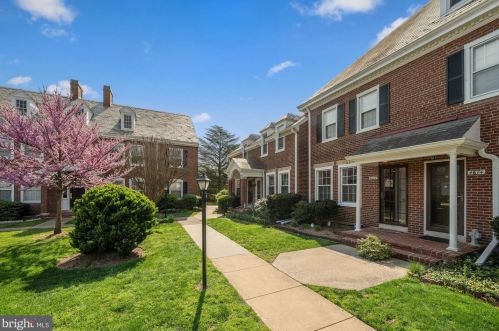 4672 34th St, Arlington, VA 22206-1702