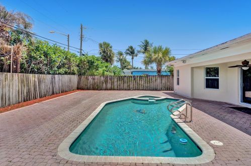 277 12th St, Boca Raton FL  33432-7170 exterior