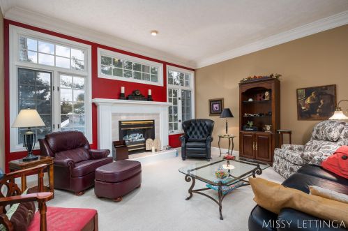 1725 Sunvale Dr, Wyoming, MI